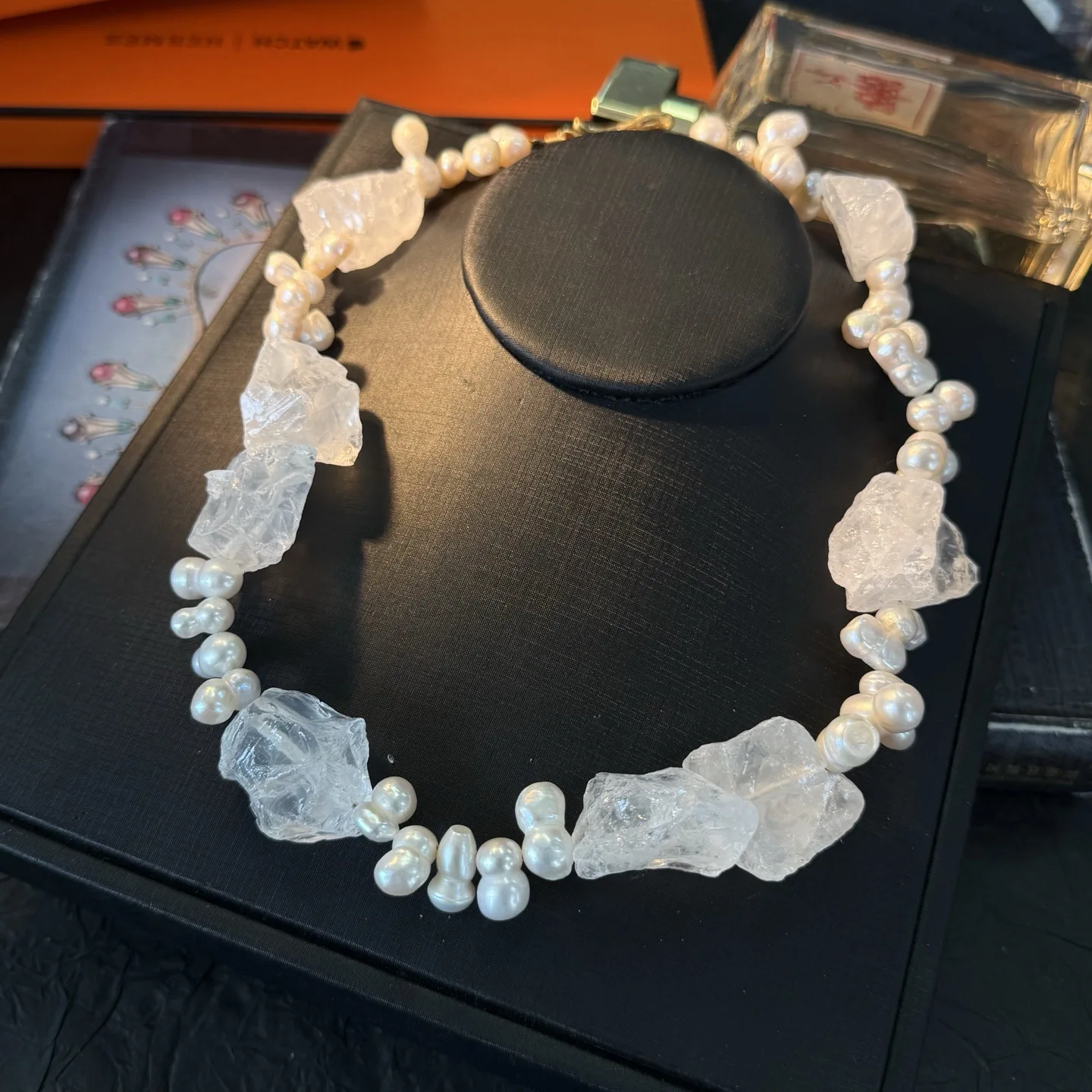 

Дизайн Ретро Милый Стиль Ожерелье Пресноводный Жемчуг Кристалл Инкрустация Нежные Женственные Ювелирные Изделия для Наряды Повседневная Вечеринка