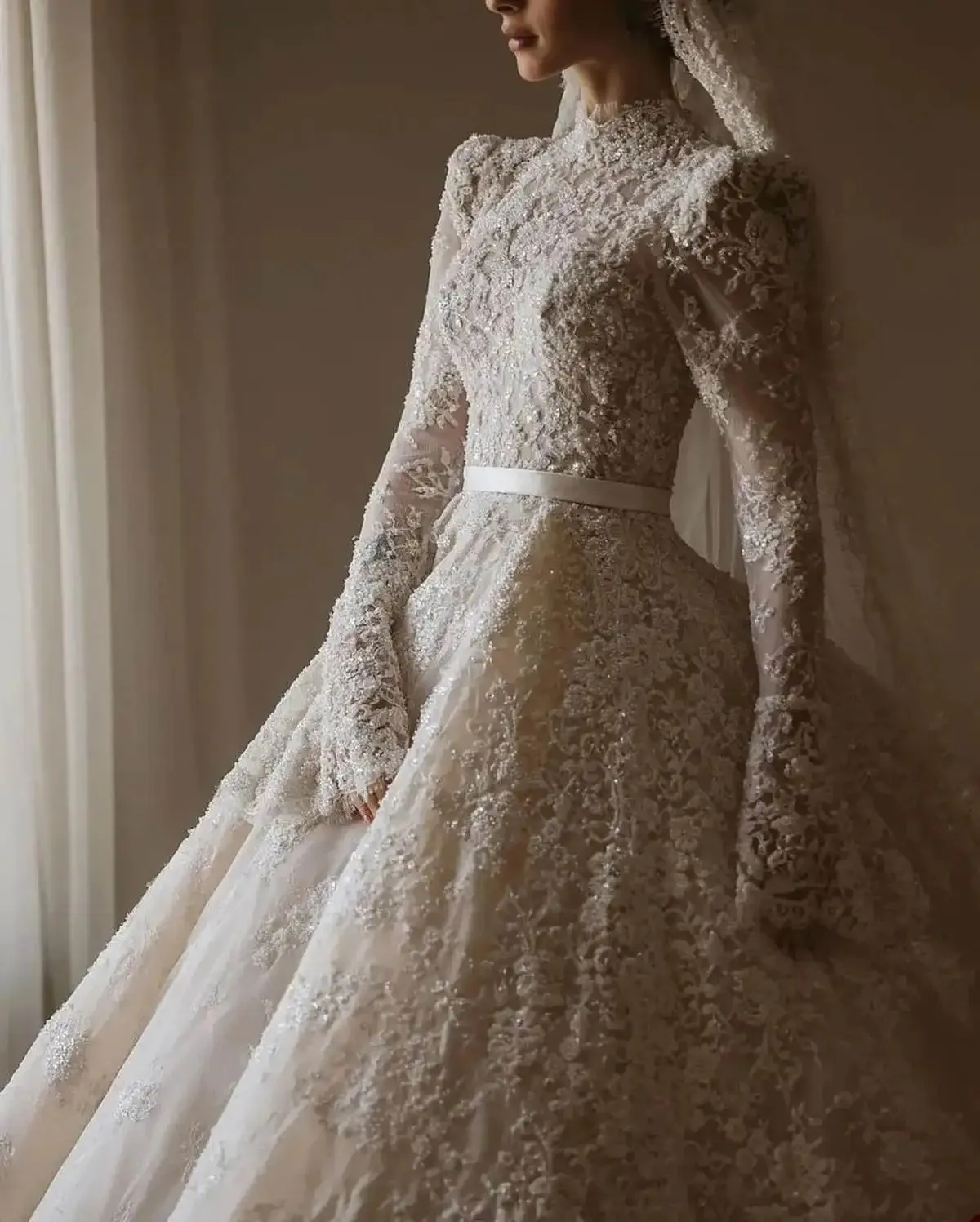 맞춤형 2026 신상 홀리 하이넥 프린트 웨딩드레스 클래식 A라인 플로어 기장 레이스 프린세스 볼 가운 웨딩드레스 (베스티도 데 노비아)