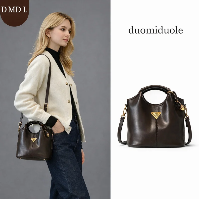 

Стильная зимняя сумка-тоут для женщин. Универсальная сумка через плечо. Идеально подходит с пальто, курткой, светром и повседневной одеждой.