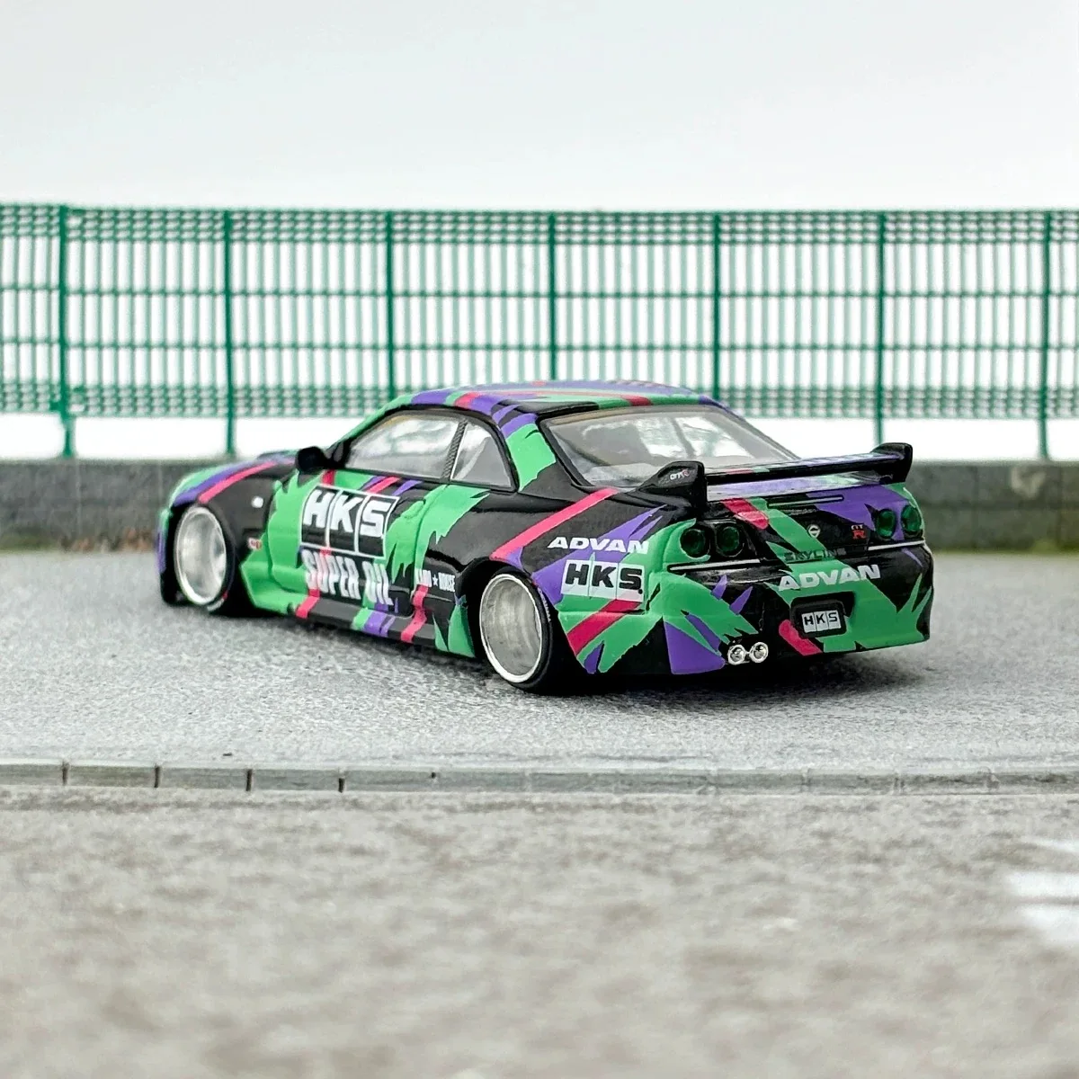 MINIGT & agreIDO-modèle de voiture en alliage, couverture ouverte, Nissan Skyline GTR R33 HKS, peinture à thème, maison 1:64, livraison rapide