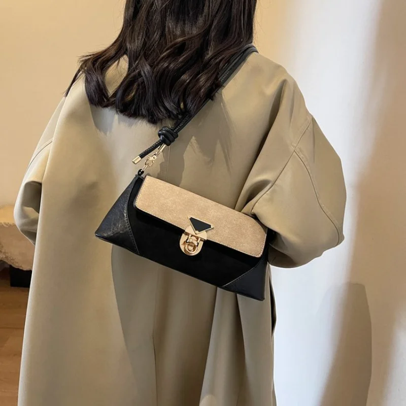 

Chic Women's Shoulder Bag Made Of Adder-Print Leather Featuring Trendy Andorra Neat Lightweight Daily Style