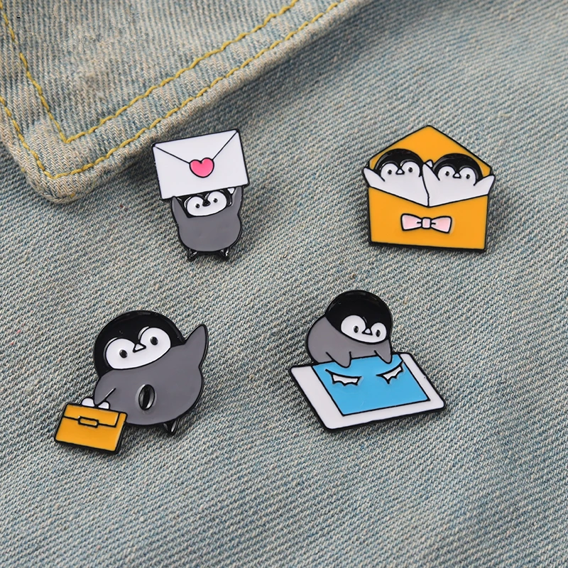 Penguin Envelope Couple Penguin Enamel Pin Wholesale Children\'s Animal Brooch Lapel Badge Cartoon Book Jewelry Gift for Friends