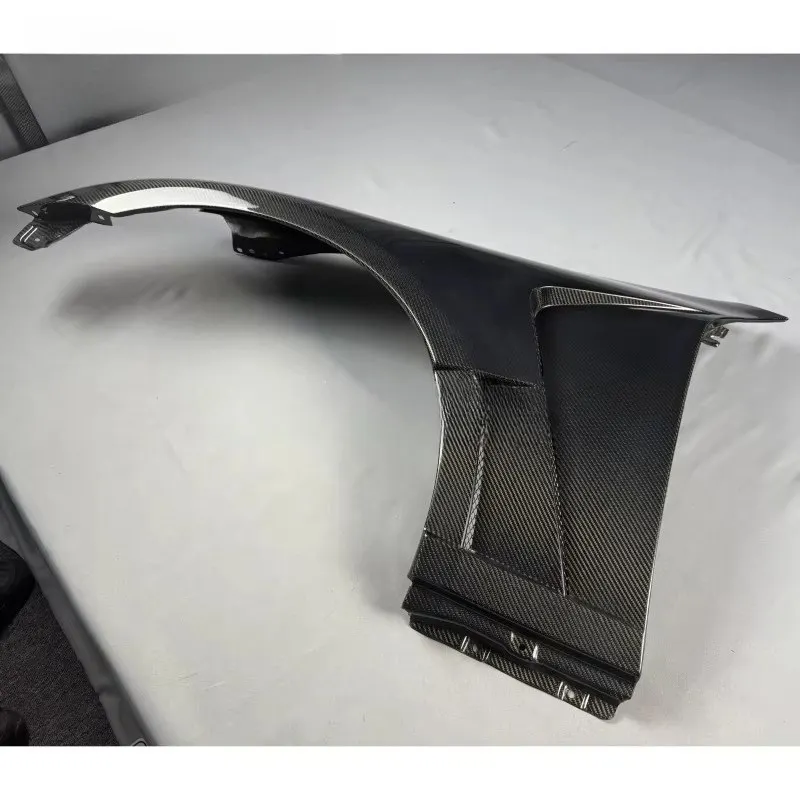V1-style Carbon Fiber Fenders for Infiniti G35 Coupe 2004-2006 5