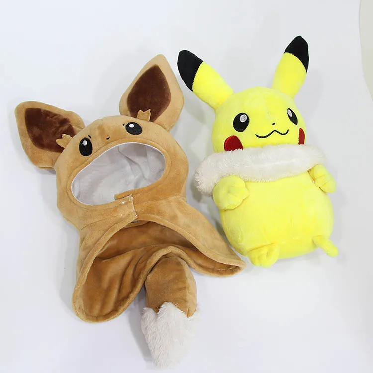 Pikachu Cosplay Eevee peluche Pokemon muñecos de peluche Eevee vestir capa Cos Pikachu peluches Kawaii juguetes pasatiempos encantador regalo para niños