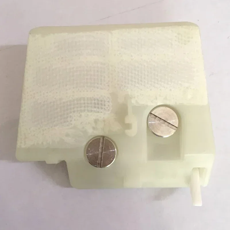 チェーンソーのエアフィルターの交換、信頼性が高く実用的なプラスチックおよび金属構造、024 026 ms、240 260