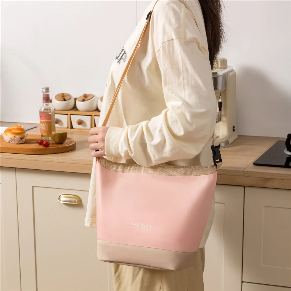 

Portable Lunch Bag with Buckle Durable Insulated Lunch Box Tote Cooler Handbag Thermal Bento Pouch Food Carrier Shoulder Bags