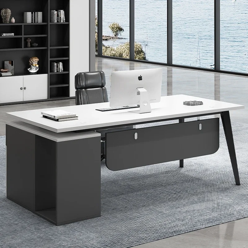 Рисунок 2 - Дешевый европейский офисный стол