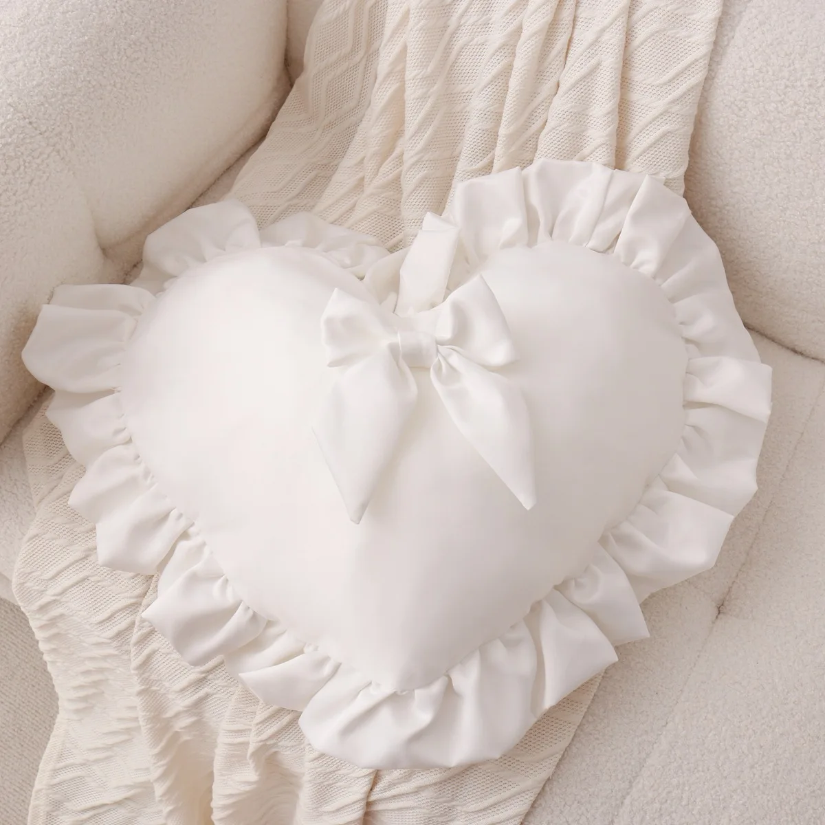 Luxury Heart Shaped Wedding Pillow Case Ins Style Cushion Cover for Bedroom Sofa Decor