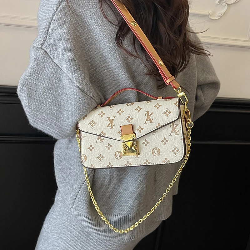 

Classic Shoulder Bag Perfect for Work Commute Travel High Quality PU Leather Timeless Design Easy to Clean