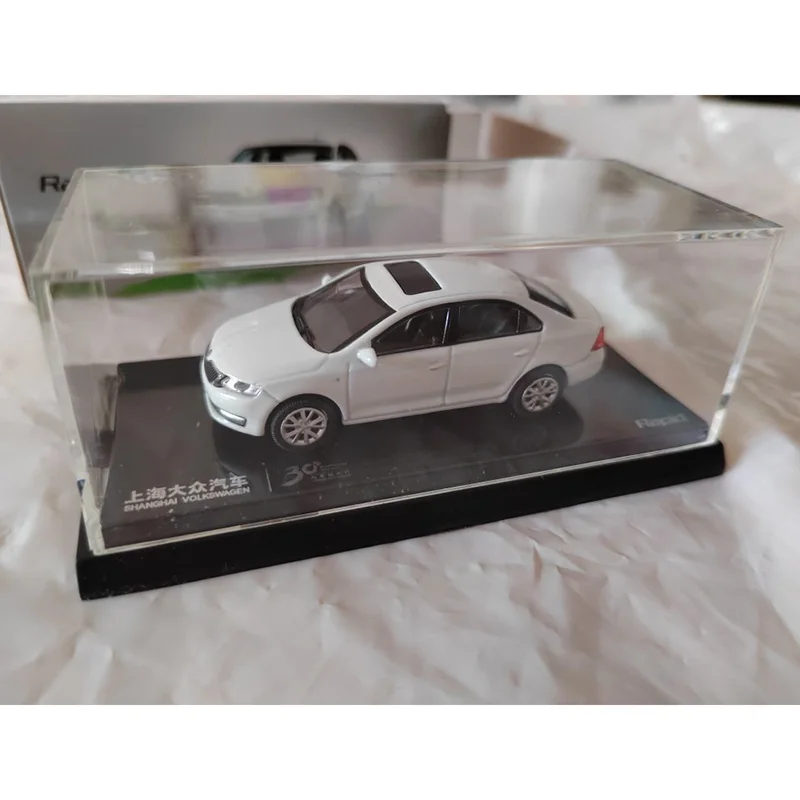 1:64 Scale Skoda Rapid Alloy Car Model Collection Ornaments