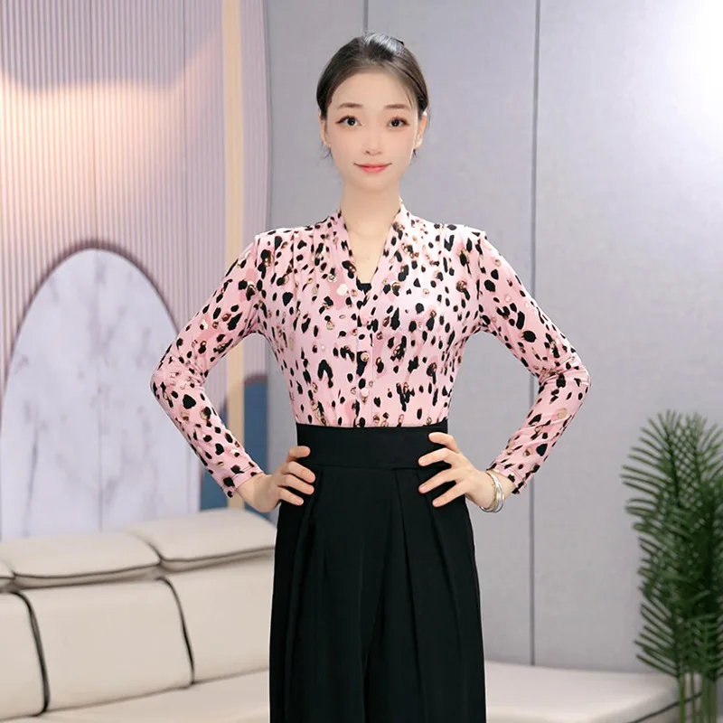Elegant V‑Neck Printed Dance Top, Black‑White Abstract Pattern Long Sleeve Slim‑Fit Shirt for Latin Ballroom Dance Class Outfit