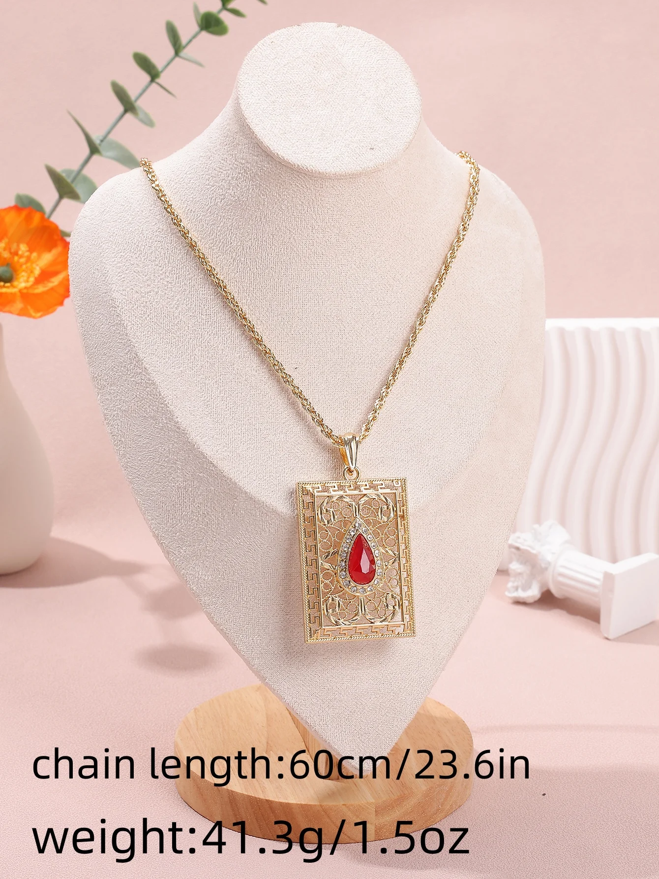 A Rhinestone-studded Alloy Necklace Hollowed-out Jewelry For Women And Moroccan Fashion Accessories