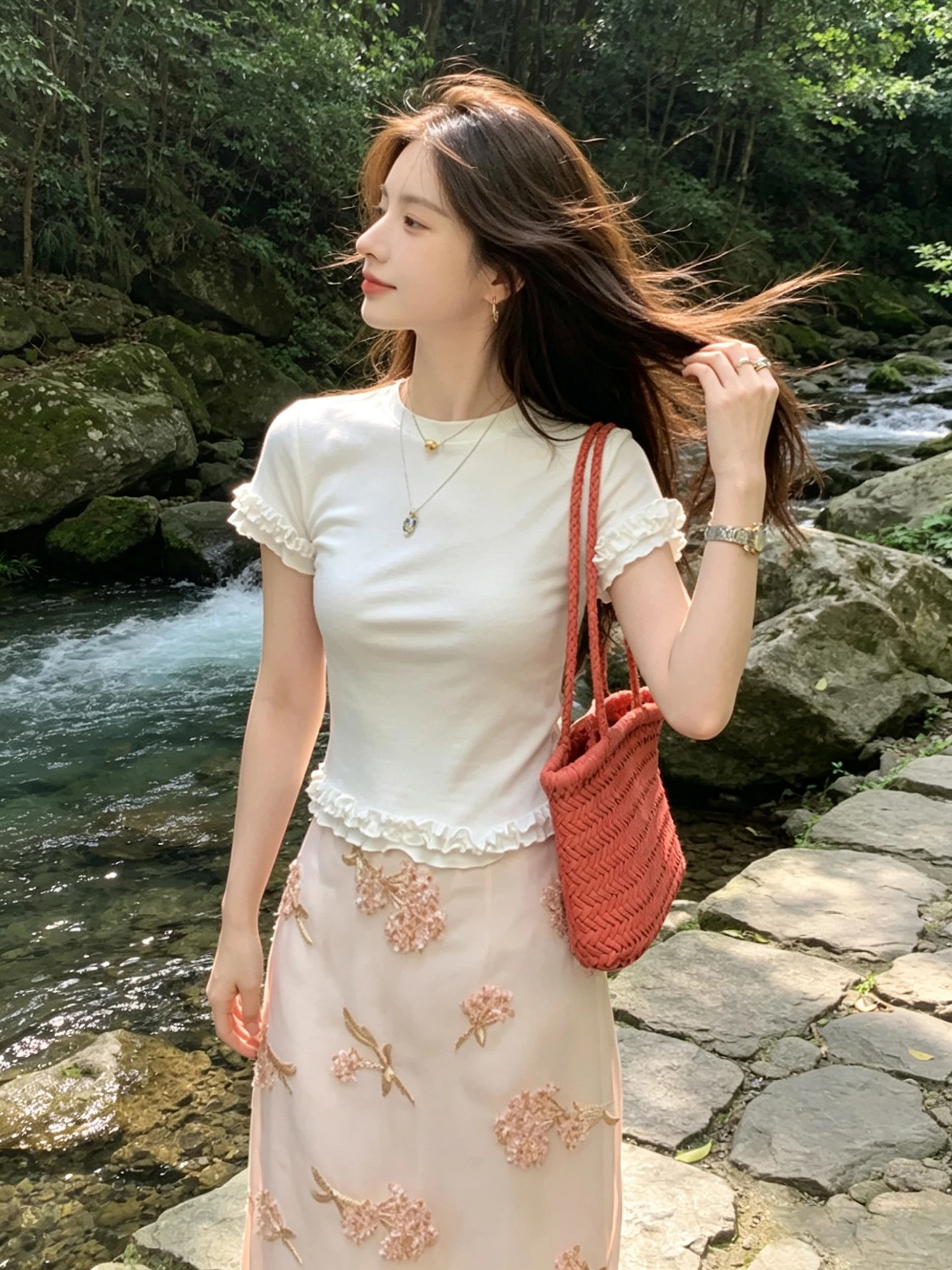 

Salt Series Women's Slim Fit round Neck Short Sleeve T-Shirt Embellished with Lace Design Korean Style Breathable Summer Top