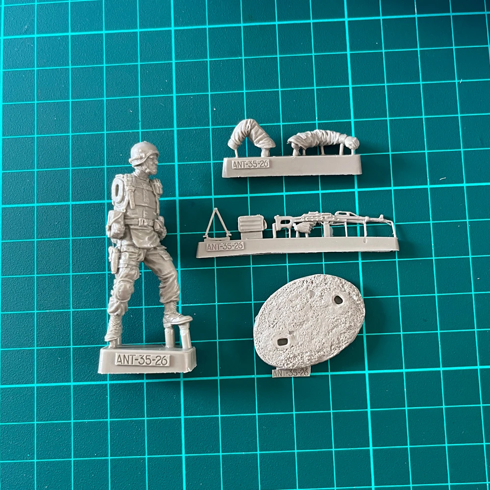 1/35 Resin Model Figure Kits GK , Military Theme，Unassembled And Unpainted,380C