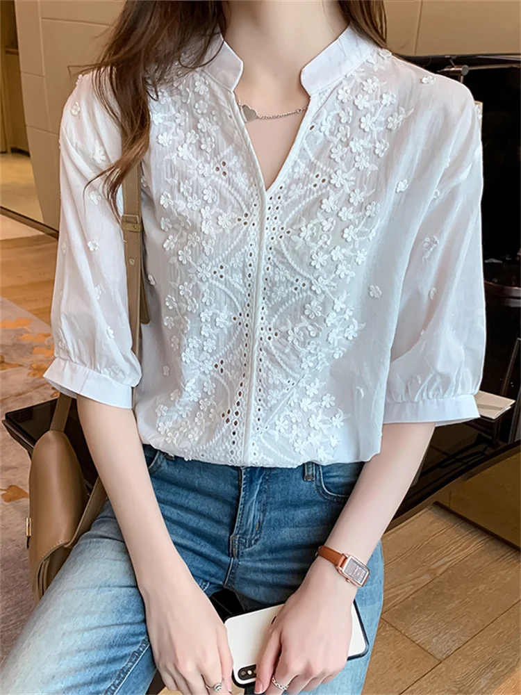 

Новая коллекция Весна-Лето: Женская модная блузка из чистого хлопка с художественной 3D-вышивкой, V-образным вырезом, рукавами-фонариками и асимметричным подолом, белая.