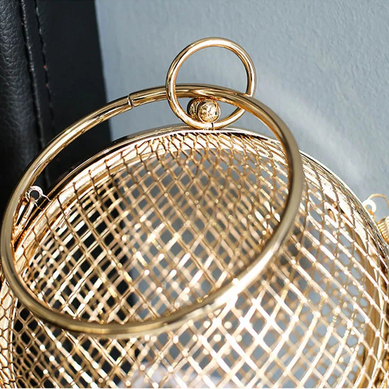 Gold Metal Clutch Bag 2024 Luxury Handbags Women Bags Designer Round Mini Hollow Purse Ladies Hand Bag Prom Chain Crossbody Bags