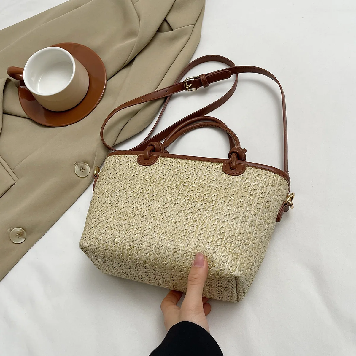 New Summer Beach Grass Woven Bag Women's Handbag Embroidered Thread Fashion Crossbody Bag Women's Unique Design Shoulder Bag image 2