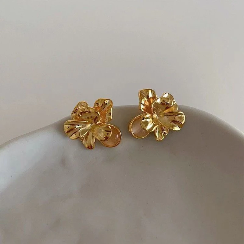 المرأة الفاخرة المتخصصة تصميم الذهبي البتلة الأقراط الفرنسية الرجعية المعادن أوبال قرط صغير زهري للنساء هدايا مجوهرات أنيقة #6