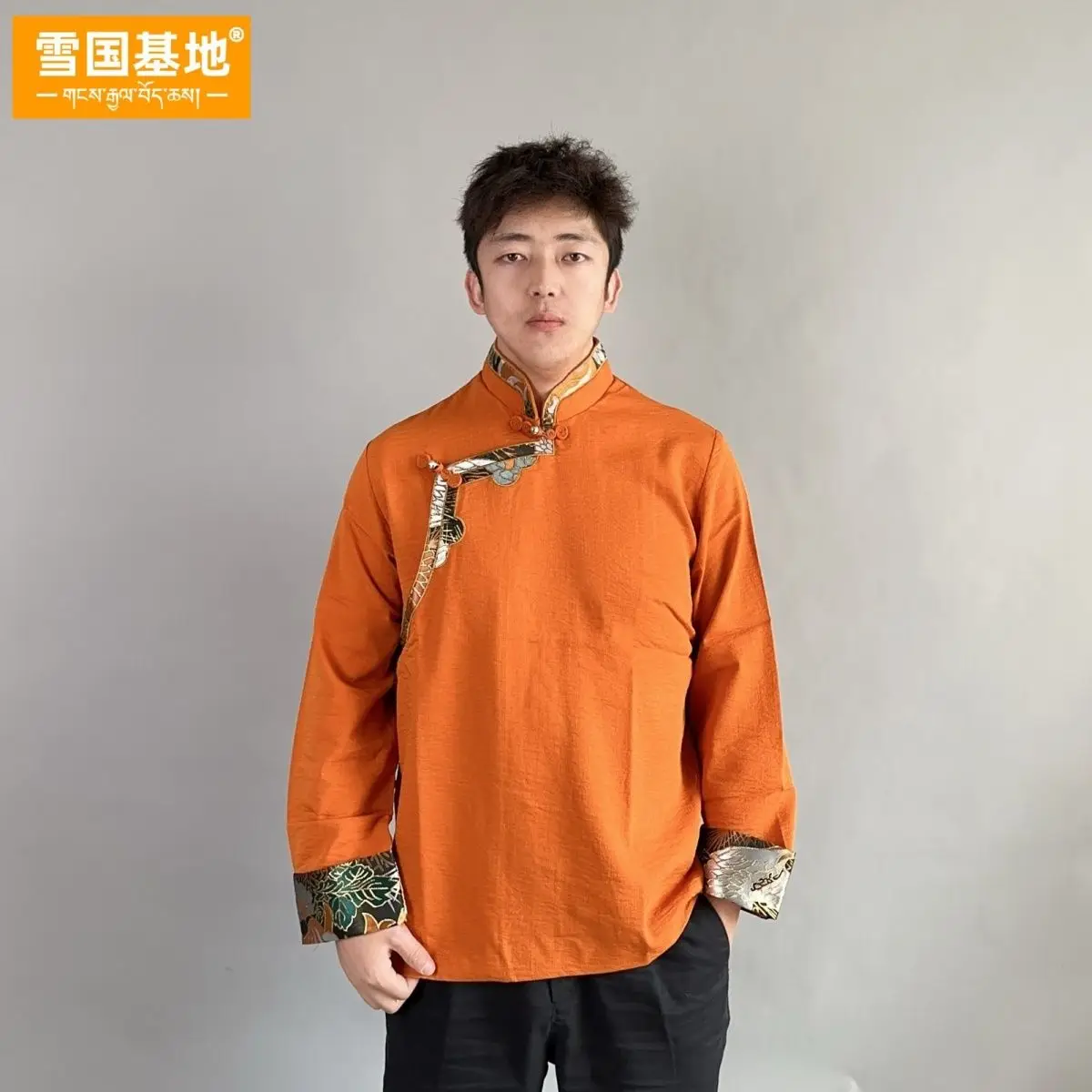 2026 Herrenoberbekleidungshemd im tibetischen Ethno-Stil mit Stoffstickerei