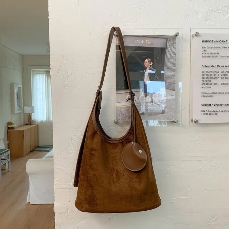 

Minimalist Luxury Leather Crossbody Bag For Women Unique Vintage Designer Tote Large Capacity Stylish Commuter Diaper Bag