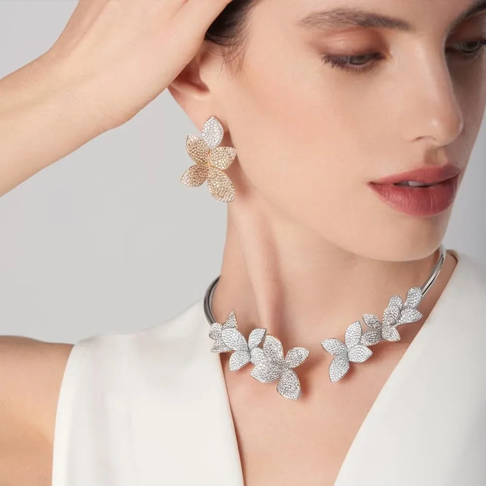 

Graceful 3 Flower Rhinestone Necklace Collar Metal Bridal Open Necklace Choker Wediing Collar Chain Jewelry Women Party Gif