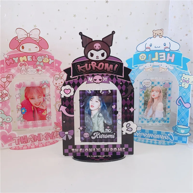 

Acrylic Kuromi My Melody Cinnamoroll Tabletop Rotating Stand Photo Frame Kpop Idol Picture Card 3-Inch Photo Storage Ornament