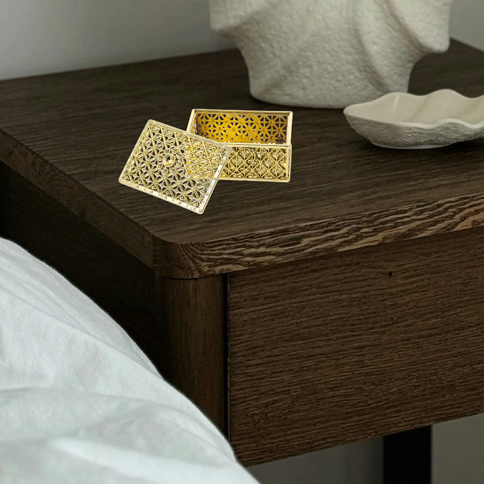 

Electroplated Jewelry Box Vintage Rectangle Hollow Candy Design Treasure Chest Style Decorative Storage For Rings Earrings