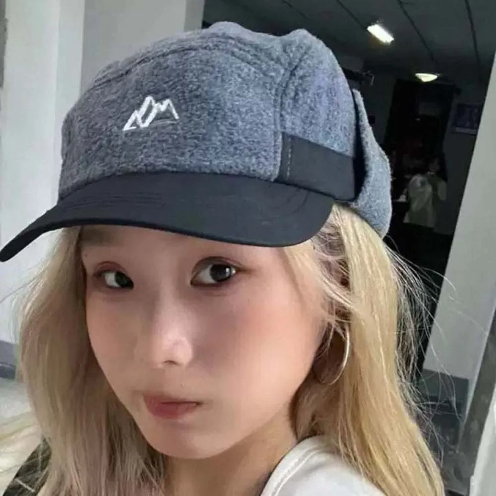 

Japanese Style Ear Protection Cap Multi-functional Thickened Earflaps Visor Hat Soft Lightweight Windproof Pilot Cap Outdoor
