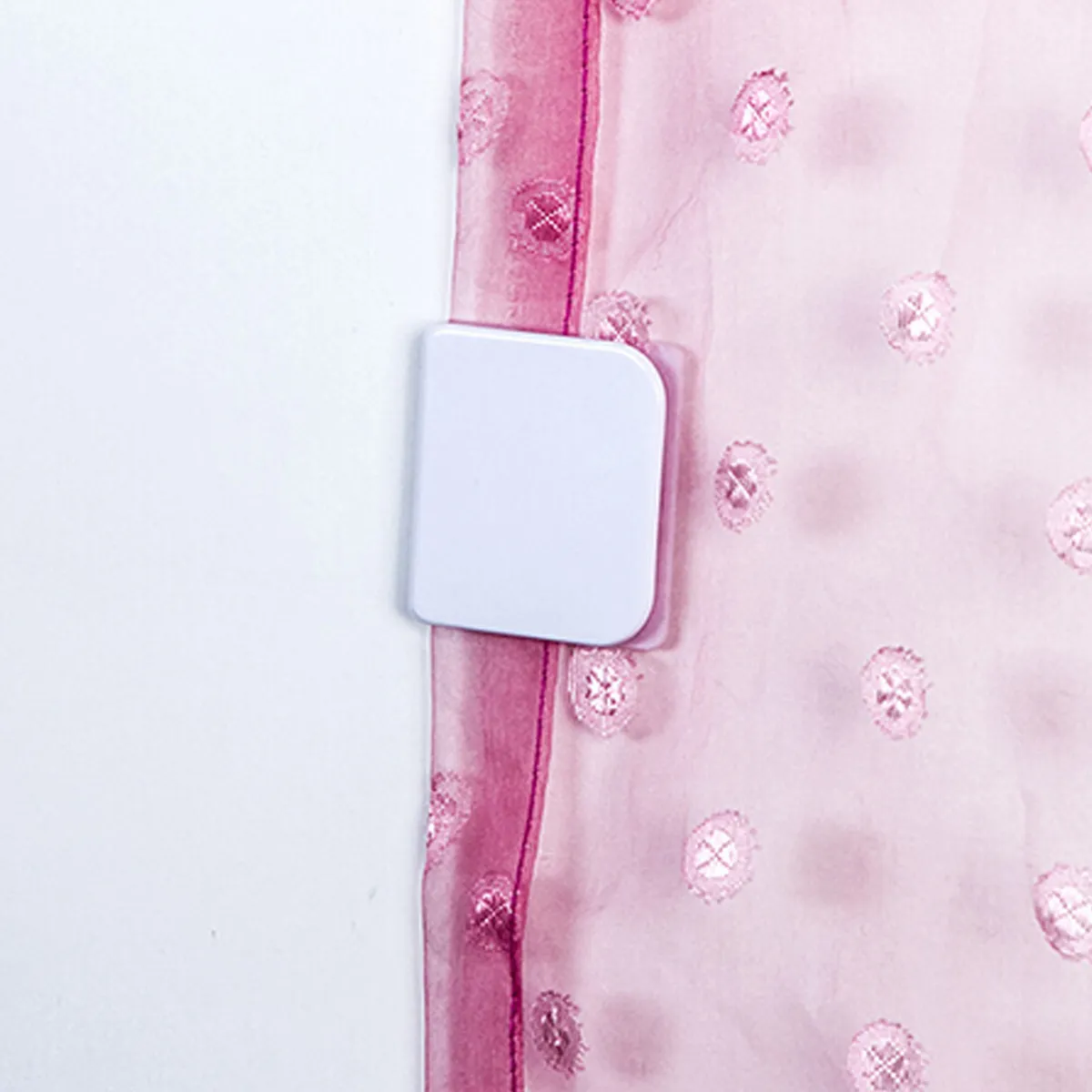 2Pcs Shower Curtain Clips with Strong Adhesive Back for Wall Tile Easy Install Water Leak Prevention Wind Resistant Drape Stop