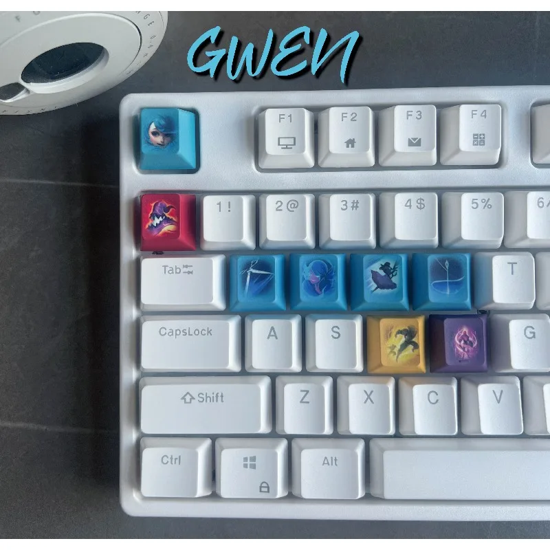 Juego de disparos en caliente League of Legends LOL keycaps, Gwen lux, Yuumi, Ya suo PBT material keycaps, llave suplementaria personalizada