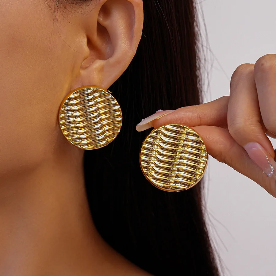 Corrugated geometric round steel needle stud earrings simple niche high-end temperament unique personality earrings