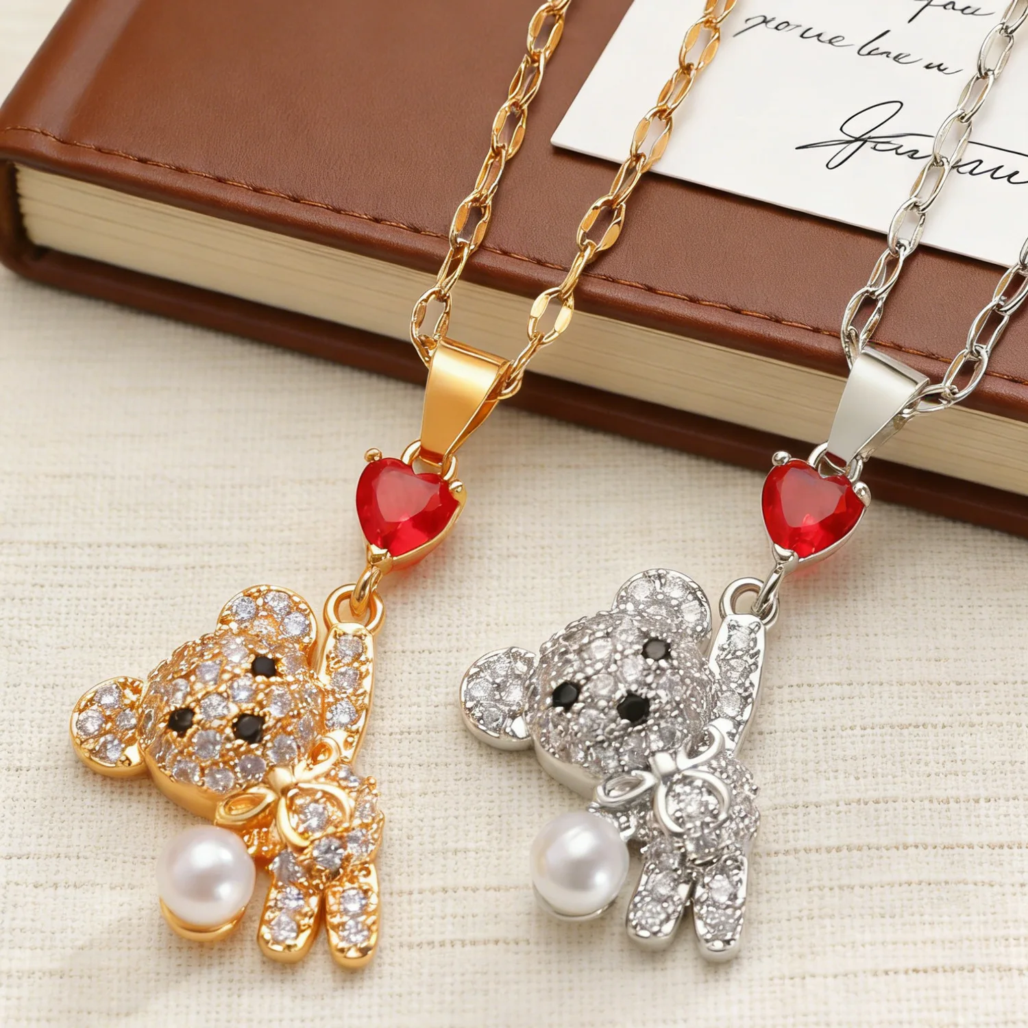 

Fashion Light Luxury Love Heart Bear Necklace Shiny Colorful Zircon Pendant Jewelry Gift