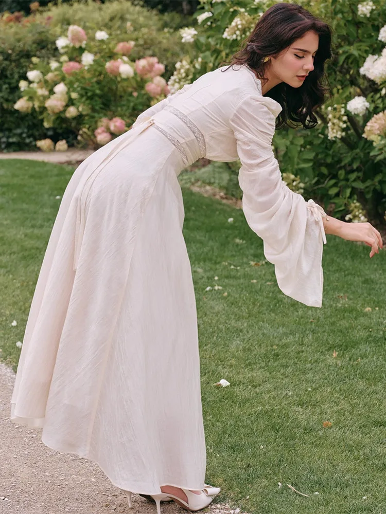 86-100 سنتيمتر التمثال ربيع الخريف الأبيض ماكسي فساتين للنساء خمر المحكمة الفرنسية نمط أنيق سليم الخامس الرقبة خلات الساتان فستان طويل