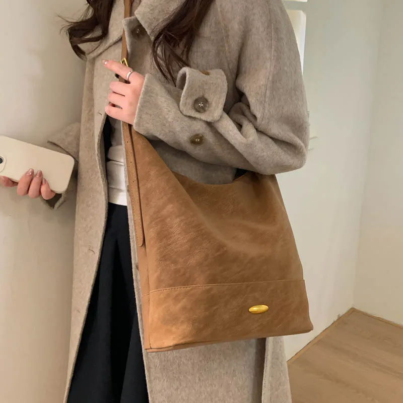 

2025 Autumn Winter Commuter Shoulder Bag, Office Tote Purse for Women, Versatile Day-to-Night Crossbody, Minimalist Sling Bag