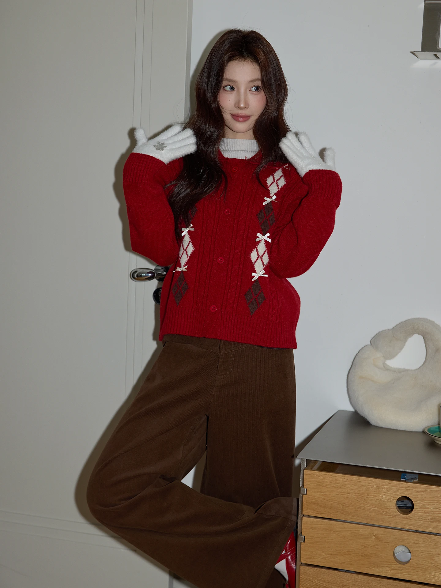 

Красный утепленный кардиган-свитер женский зимний повседневный с длинными рукавами, удобное вязаное пальто для города, эксклюзивно онлайн