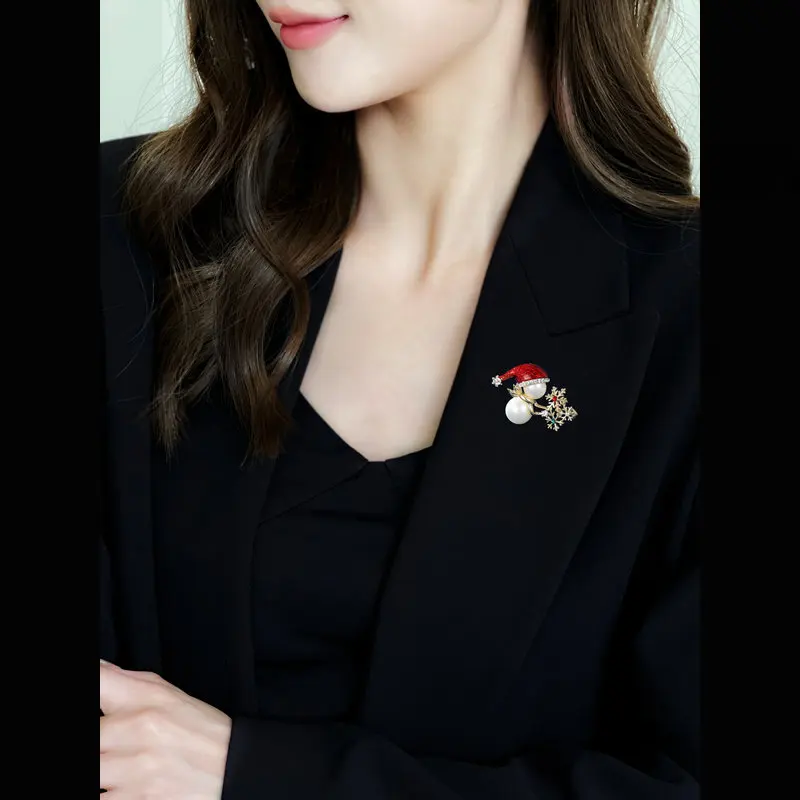 New, niche and design-sense Christmas festive accessory brooch, Christmas gift pearl snowman brooch