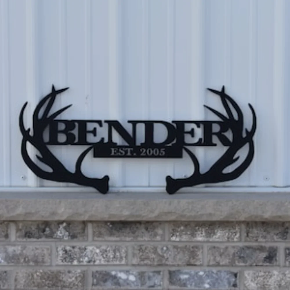 Charming Custom Deer Antler Sign, Personalized Metalwork, Rustic Elegance for Family Decor and Hunting-themed Gift.