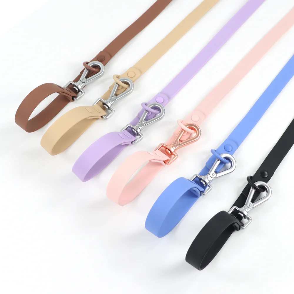 

1.5M 1.8M Medium Big Dog Leash Easy and Convenient Multi functional and universal PVC Training Leash for Large Dogs