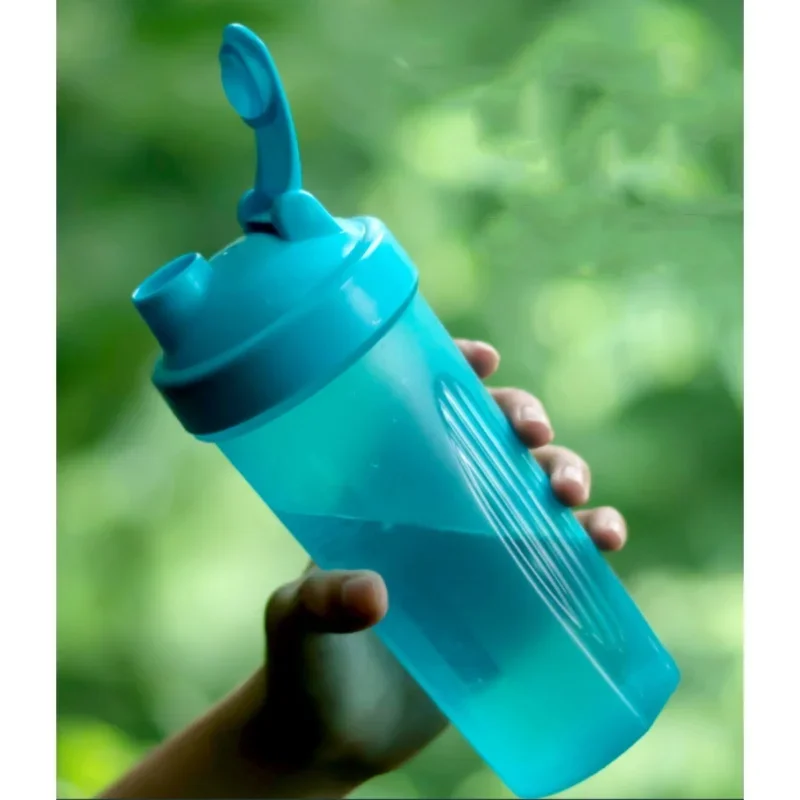 600ml Portable Protein Powder Shaker Bottle Leak Proof Water Bottle for Gym Fitness Training Sport Shaker Mixing Cup with Scale