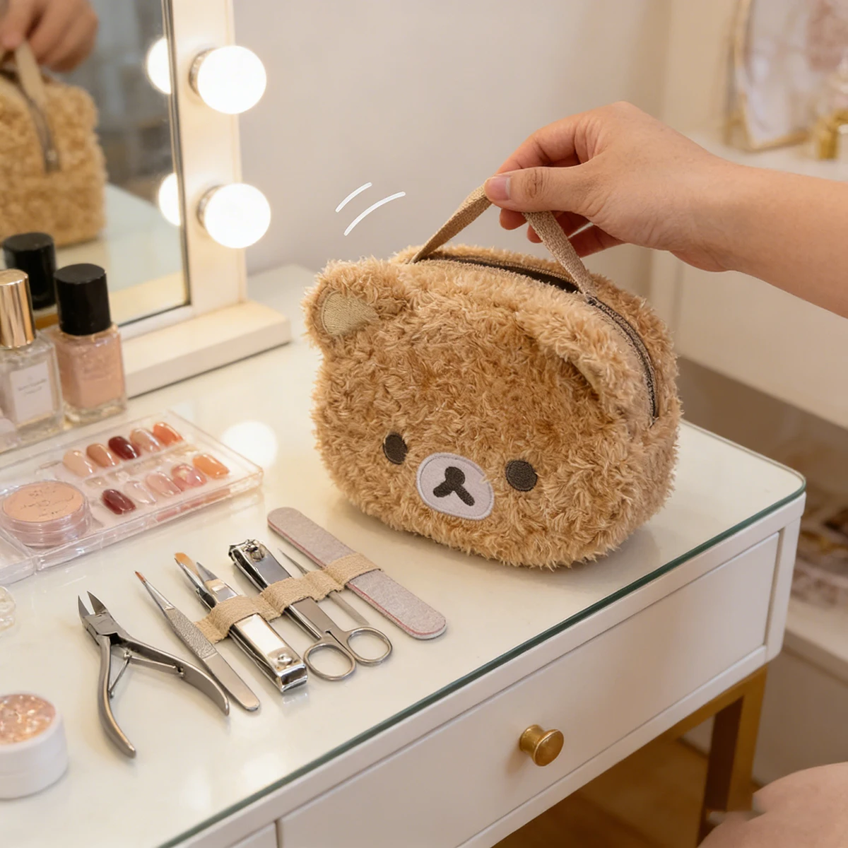 1pc nail artist bag Cute Cartoon Plush Bear Storage Bag Makeup Bag Portable Cute Large-capacity Wash