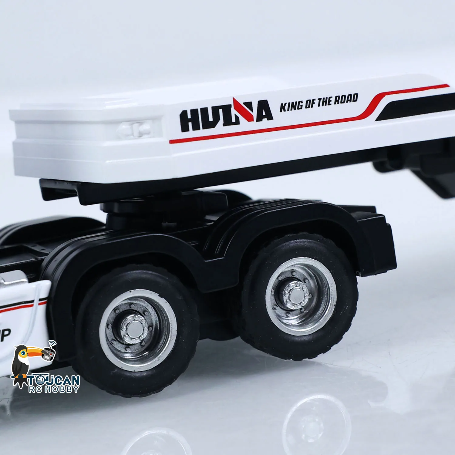 Auf Lager 9900 RTR HUINA 1/64 Ferngesteuerter Traktor-LKW mit 3-Achs-Sattelauflieger, Lichtern, Soundeffekten und Manuellen Stützbeinen – Detail 22