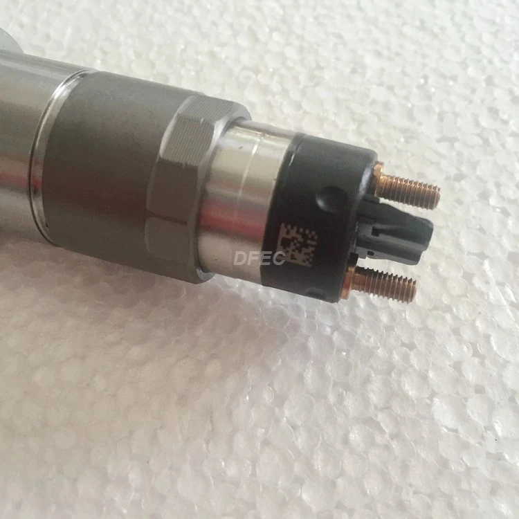 حاقن الوقود الجديد 0986435532 5263305 87581565 3973059 لـ QSL8.9 QSC8.3 حاقن الوقود بالسكك الحديدية المشتركة 0445120272 #5