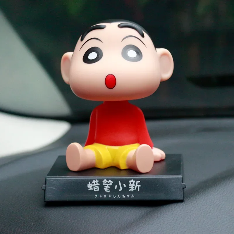 Bandai Crayon Shin Chan Figurki Anime Samochód Potrząsająca głową Lalka Auto Wnętrze Kawaii Ozdoba stołowa Bobble Head Prezent Zabawki dla dzieci