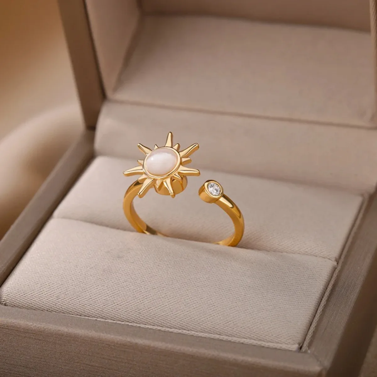 Women's Anti-Stress Anxiety Ring Sun Pendant Spinning Ring 2025 Fashion Birthday Jewelry Gift