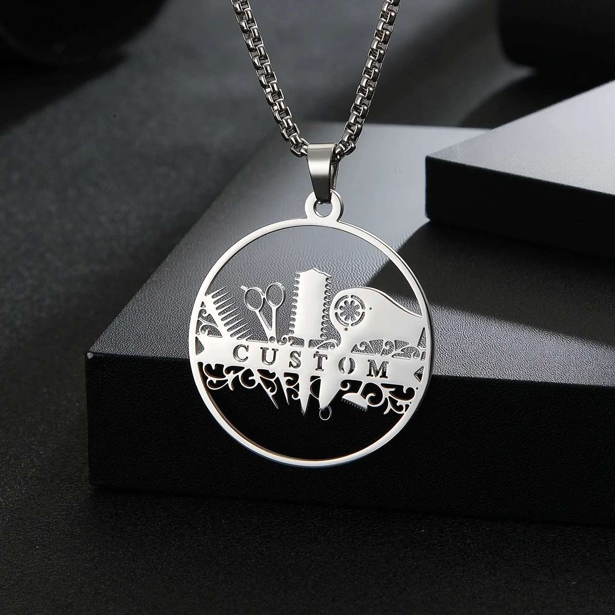 

Customized Name Barber Hairdresser Necklace For Women Mens Stainless Steel Jewelry Personalized Nameplate Pendant Necklaces Gift