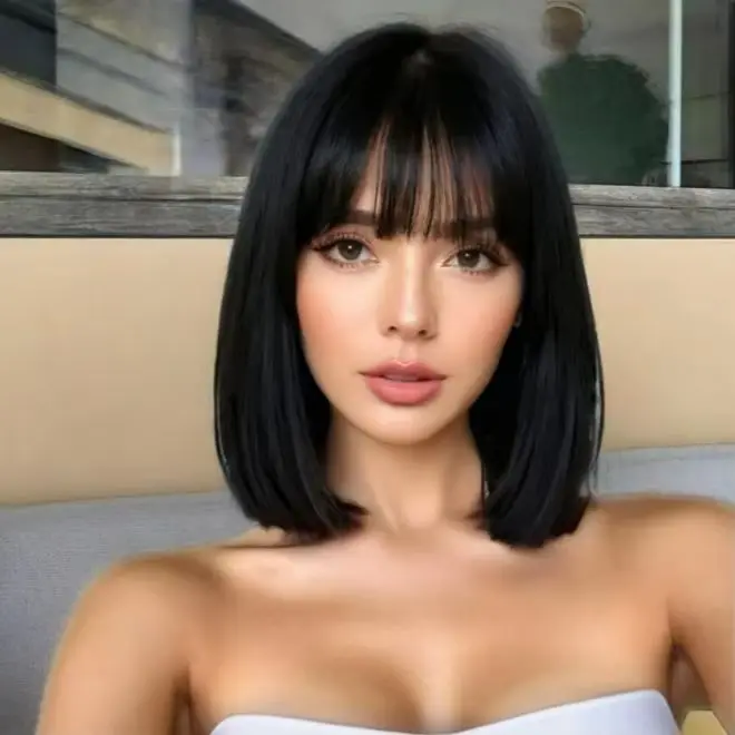 Perucas Curtas Sintéticas Pretas e Castanhas para Mulheres, Peruca Bob Lisa com Franja, Resistente a Altas Temperaturas, para Uso Diário, Cosplay e Festas
