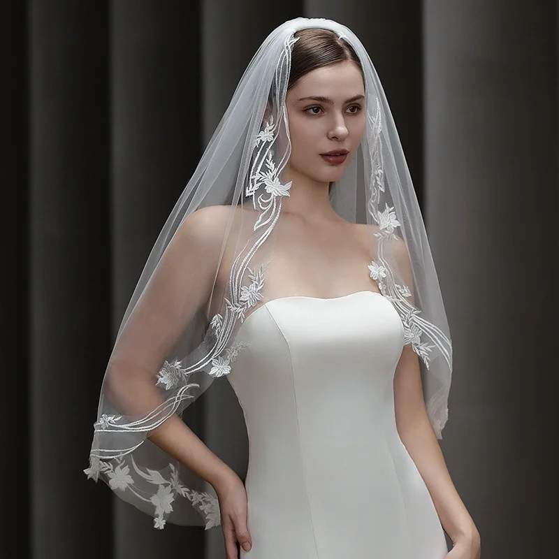 

One Layer Applique Women Wedding Veil Ivory Color Bridal Veils with Comb Fashion Girls Photograph Headwear