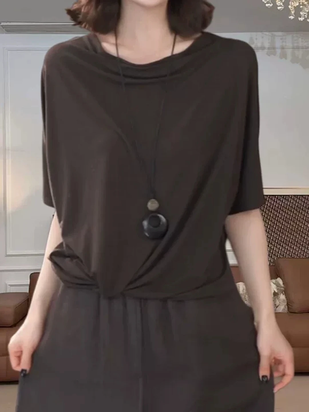 ルーズフィットレイジースタイルブラウンネックツイスト半袖Tシャツ女性夏プラスサイズ韓国スタイルカバーアップ痩身トップ 1