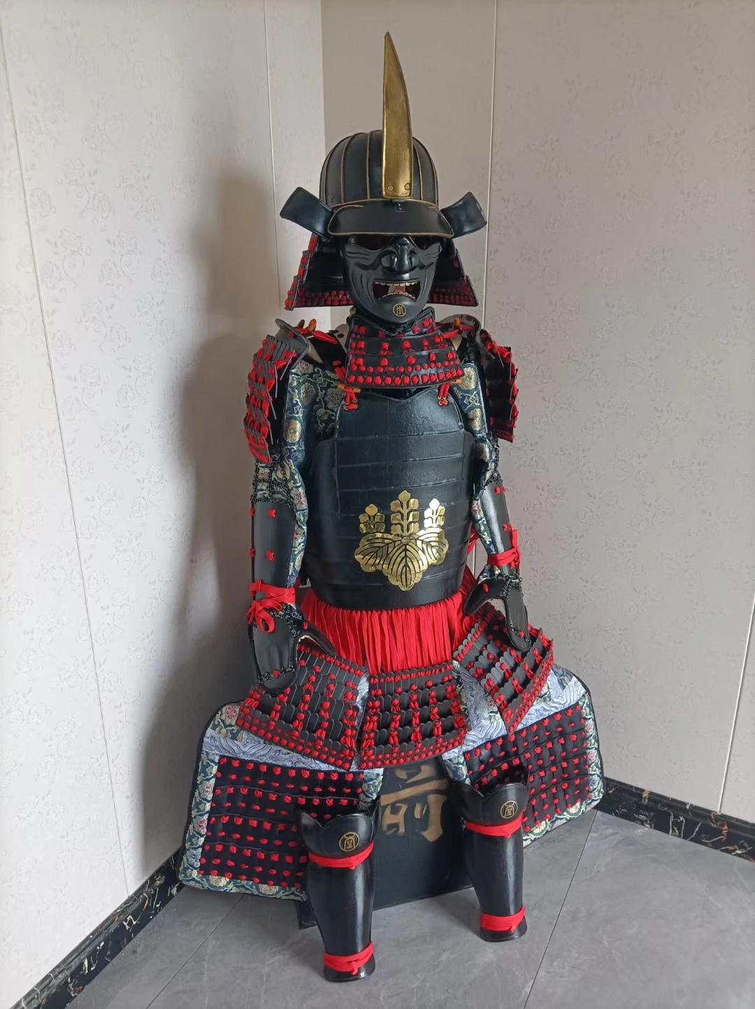 FRP material Japanese Samurai Armor Cosplay Movie The Last Warrio Stage Performance Costs Handdragged Real Armor Japanese Armors