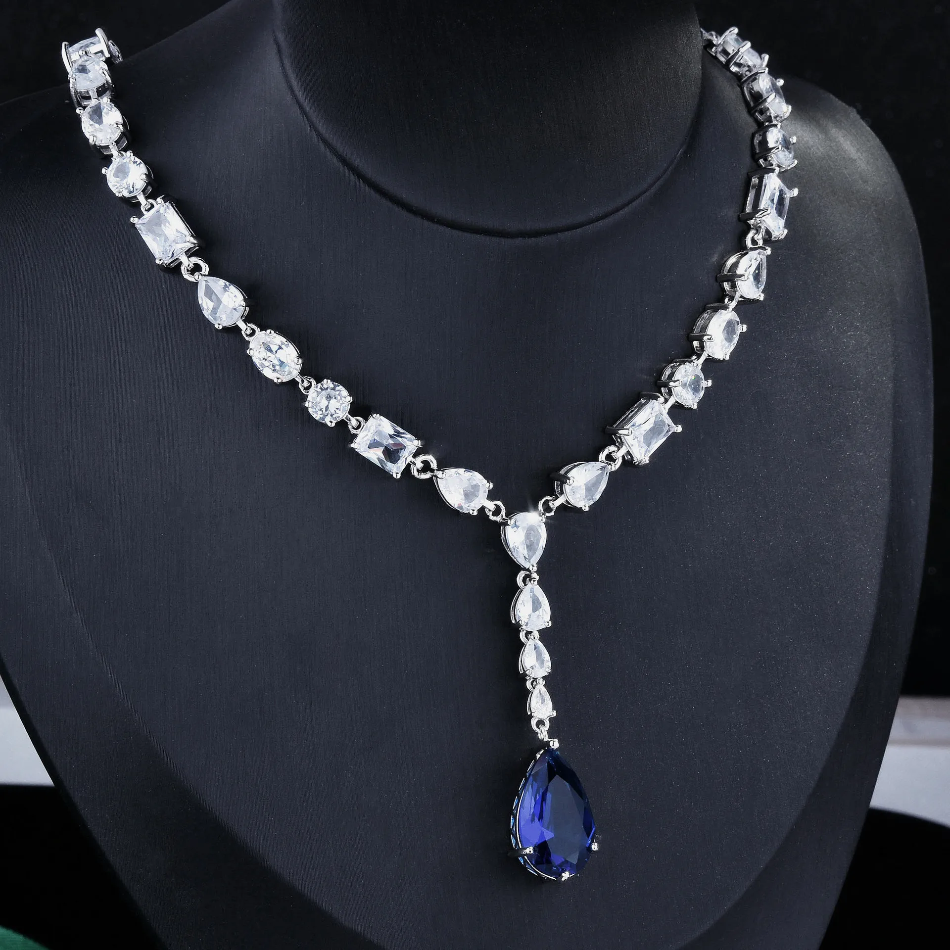 Luxury Water Drop Imitated Sapphire Pendant Necklace For Women Silver Color Necklace with Blue Stone Vintage Quality Jewelry